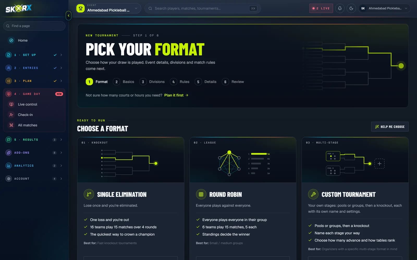Tournament format picker, the first step: single elimination, round robin, or a custom tournament of pools then a knockout